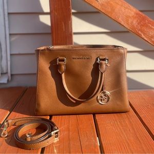 Handbag Designer By Michael By Michael Kors Size: Medium
